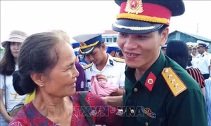 Chuyến tàu nặng tình cá nước - Bài 2: Những người mẹ của chiến sĩ Trường Sa