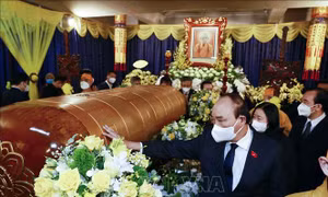 Lãnh đạo Đảng, Nhà nước đến viếng và gửi vòng hoa viếng Đại lão Hòa thượng Thích Phổ Tuệ