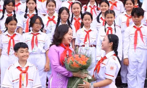 Phó Chủ tịch nước gặp mặt đội viên, thiếu nhi tiêu biểu TP Hồ Chí Minh