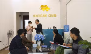 Đình chỉ cơ sở khám, chữa bệnh hoạt động không phép, có dấu hiệu lừa đảo