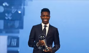Tiền đạo Vinicius giành giải Cầu thủ xuất sắc nhất năm của FIFA