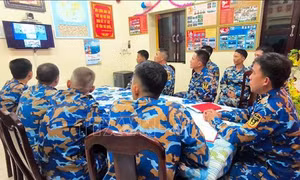 Chúc Tết các lực lượng đang trực, làm nhiệm vụ trên biển