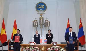 Tổng Bí thư, Chủ tịch nước Tô Lâm và Tổng thống Mông Cổ chứng kiến Lễ ký các văn kiện hợp tác