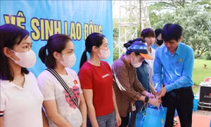 Chăm lo đời sống công nhân, người lao động trong các khu công nghiệp