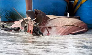 Lâm Đồng: Chìm 5 tàu cá do mưa lũ