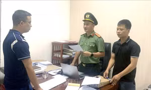 Khởi tố 9 đối tượng tổ chức cho người khác trốn đi nước ngoài