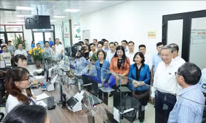 Thay đổi tư duy, nâng cao trình độ, trách nhiệm và đạo đức công vụ