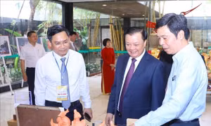Phát huy giá trị và nguồn lực văn hóa Thăng Long - Hà Nội
