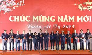 Chủ tịch Quốc hội: Đoàn kết, thống nhất cao, hoàn thành nhiệm vụ Bộ Chính trị, Ban Bí thư giao