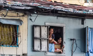 Cuộc sống bấp bênh tại các khu ổ chuột Philippines