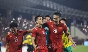Khoảnh khắc đội trưởng Hùng Dũng mở tỷ số cho U23 Việt Nam trước U23 Myanmar