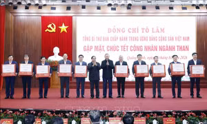 Tổng Bí thư Tô Lâm gặp mặt, chúc Tết công nhân ngành Than tại Quảng Ninh