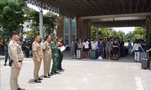 Tiếp nhận 79 công dân Việt Nam do Campuchia trao trả