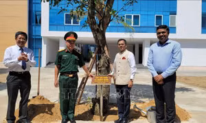 Đại sứ Ấn Độ tại Việt Nam thăm và làm việc tại Trường Sĩ quan Thông tin