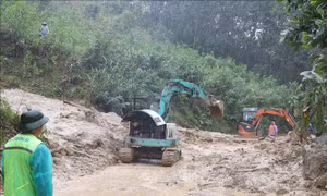 Cấp bách khắc phục giao thông trên các tuyến quốc lộ, cao tốc trọng điểm