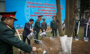Bộ trưởng Ngô Xuân Lịch: Tỉnh Hòa Bình cần tạo đột phá trong phát triển kinh tế - xã hội