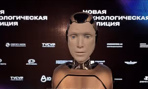 Nga 'trình làng' robot AI hình người đầu tiên