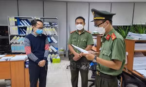 Bắt tạm giam cán bộ Sở LĐTBXH Đà Nẵng nhận hối lộ