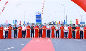 Thủ tướng Phạm Minh Chính dự lễ khánh thành cầu Phong Châu mới