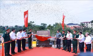 Cầu Phong Châu mới - Nhịp cầu hàn gắn vết thương và nhen lên niềm tin, hạnh phúc