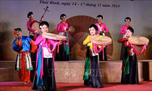 'Hội tụ sông Hồng' tôn vinh giá trị nghệ thuật chèo