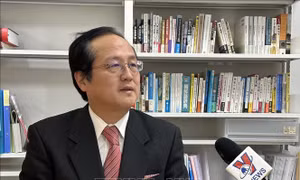 Giáo sư Junichi Iwatsuki đánh giá cao văn hóa coi trọng tình người của Việt Nam