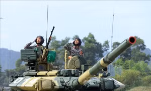 Huấn luyện thực hành cơ động phương tiện thực hiện nhiệm vụ A80 tại Quảng trường Ba Đình
