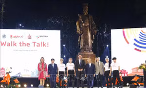 Thủ tướng Nguyễn Xuân Phúc dự Chương trình thời trang bền vững 'Walk the Talk'​