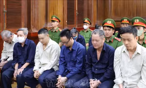Mở lại phiên xét xử sơ thẩm vụ án lừa đảo, chiếm đoạt tiền của gần 600 người
