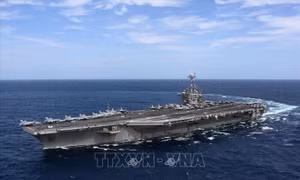 Houthi tuyên bố tấn công tàu sân bay Mỹ 3 lần trong 24 giờ