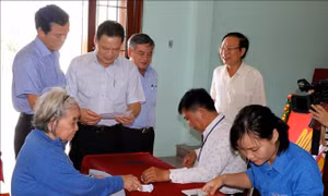 Kiểm tra việc thực hiện hỗ trợ người dân gặp khó khăn do dịch COVID-19 ở Quảng Ngãi