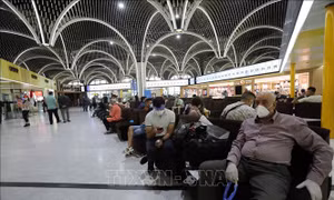 Iraq đóng cửa không phận, eo biển Hormuz tê liệt