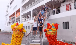 Chuyến tàu biển hạng sang 'xông đất' Đà Nẵng