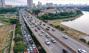 Mượn chiều đường, phân luồng giảm ùn tắc trên cao tốc Cao Bồ - Pháp Vân