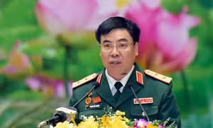 Kéo dài thời gian giữ chức vụ đối với 2 cán bộ thuộc Bộ Quốc phòng