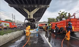 Vụ cháy xe buýt tại Thái Lan: Số nạn nhân thiệt mạng tăng lên ít nhất 25 người