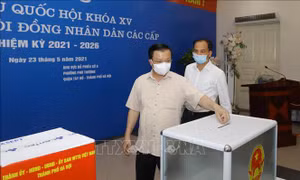 Hà Nội quyết tâm hoàn thành 'nhiệm vụ kép' trong ngày Chủ nhật đặc biệt