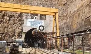 Sập đường hầm ở Ấn Độ làm 8 công nhân bị mắc kẹt
