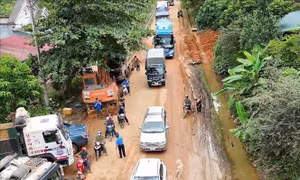 Sạt lở tại Hà Giang: Tạm thời thông tuyến giao thông huyết mạch Quốc lộ 2