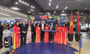 Khai trương đường bay thường xuyên đầu tiên Belarus - Việt Nam