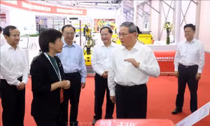 Thủ tướng Trung Quốc kêu gọi hợp tác quốc tế để thúc đẩy phát triển ngành robot