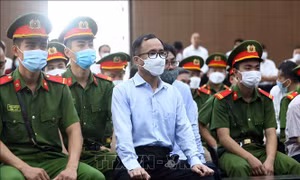 Cựu Bí thư Tỉnh ủy và Chủ tịch tỉnh Bình Dương cùng bị tuyên phạt 7 năm tù