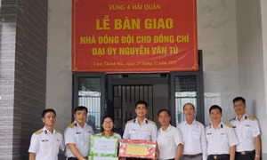 Bàn giao ‘Nhà đồng đội’ hỗ trợ quân nhân Vùng 4 Hải quân