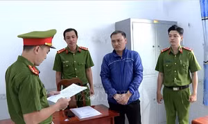 Bắt tạm giam nhân viên ngân hàng lừa đảo chiếm đoạt 1 tỷ đồng
