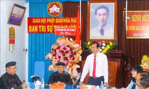 Thăm, chúc mừng Đại lễ Đản sinh Đức Huỳnh Giáo chủ Phật giáo Hòa Hảo
