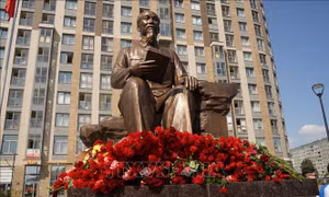 Quảng trường ở Saint Petersburg (Nga) được mang tên Hồ Chí Minh