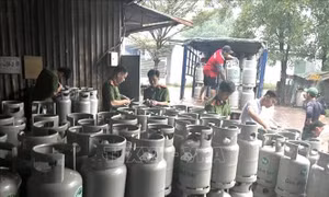 Khởi tố bị can 6 đối tượng về hành vi sản xuất, buôn bán hàng giả là gas
