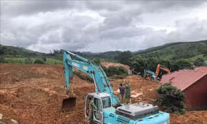Sạt lở đất ở Hướng Hóa - Quảng Trị: Đã tìm được 10 thi thể, dồn tổng lực thông đường vào hiện trường