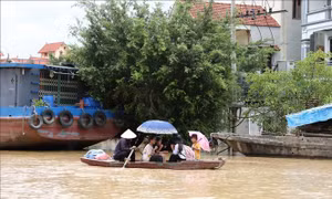 Ninh Bình: Trên 600 hộ dân tại thôn Kênh Gà bị cô lập