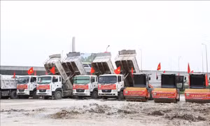 Khẩn trương triển khai 2 dự án đường cao tốc